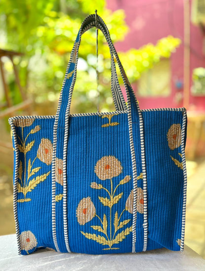 👜 Quilted Tote Bag with Zip Closure