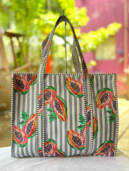 👜 Quilted Tote Bag with Zip Closure