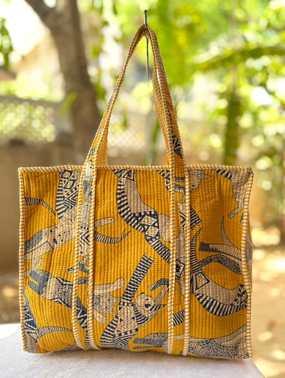 👜 Quilted Tote Bag with Zip Closure